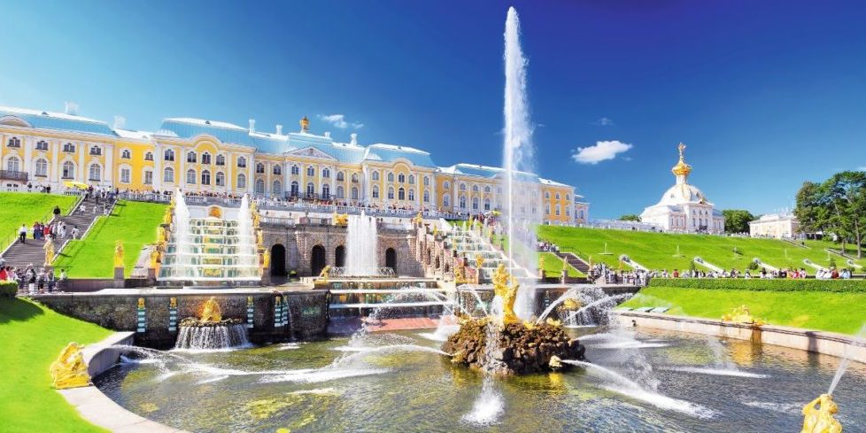 Grand cascade in Pertergof, Saint-Petersburg, Russia