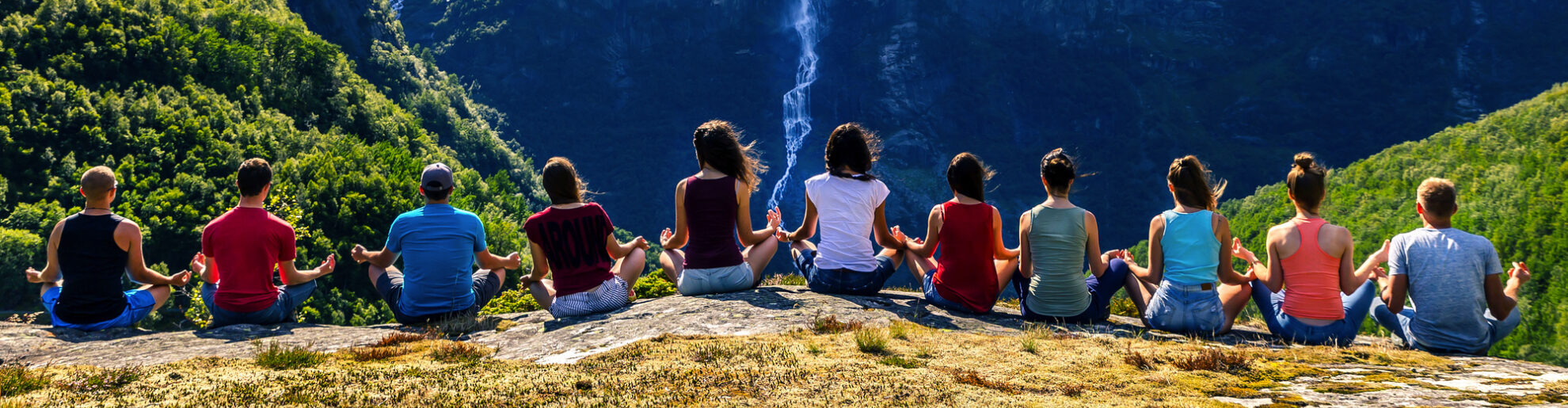 Faszinierende Naturerlebnisse in Norwegen: majestätische Fjorde, tosende Wasserfälle und die Weite der Berge laden zum Durchatmen ein. Auf einer Busreise durch Skandinavien genießen Sie unvergessliche Ausblicke, nordische Ruhe und echte Gemeinschaftsmomente.