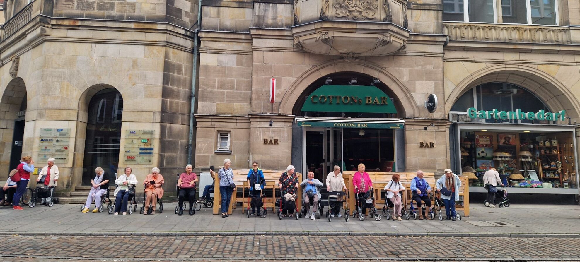 Gemeinsam unterwegs: Busreisen mit Rollator nach Bremen – barrierefrei reisen und Kultur erleben