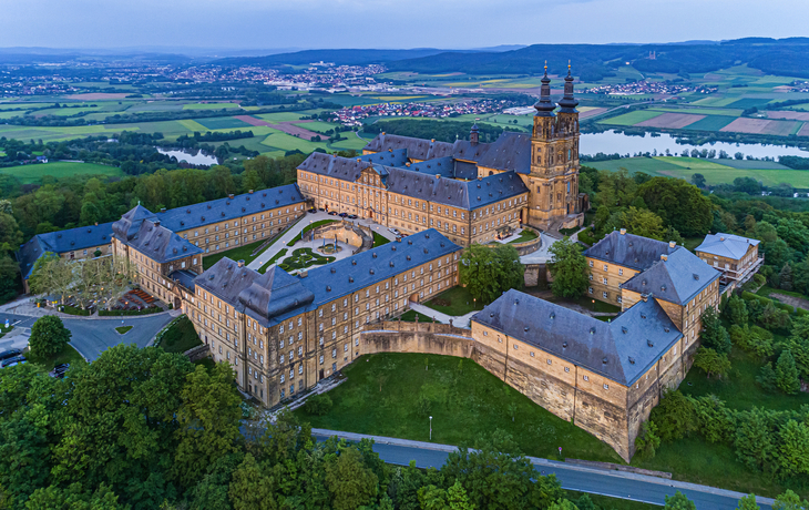 Luftaufnahme des Klosters Banz