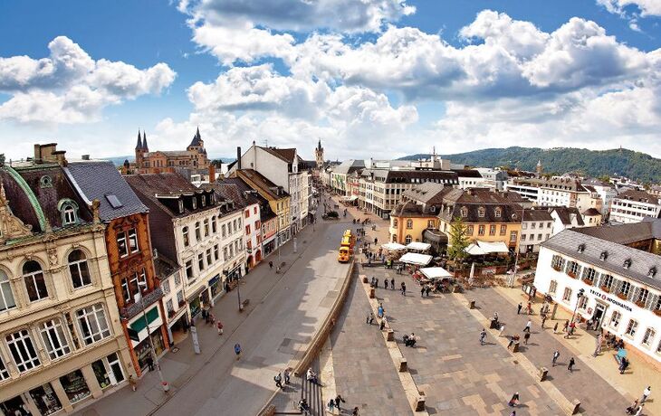 Trier, Blick von der Porta Nigra in die Simeonstraße in Richtung Hauptmarkt