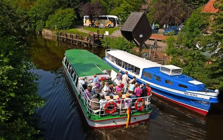 Hadelner Land mit Schifffahrt auf der Medem T26