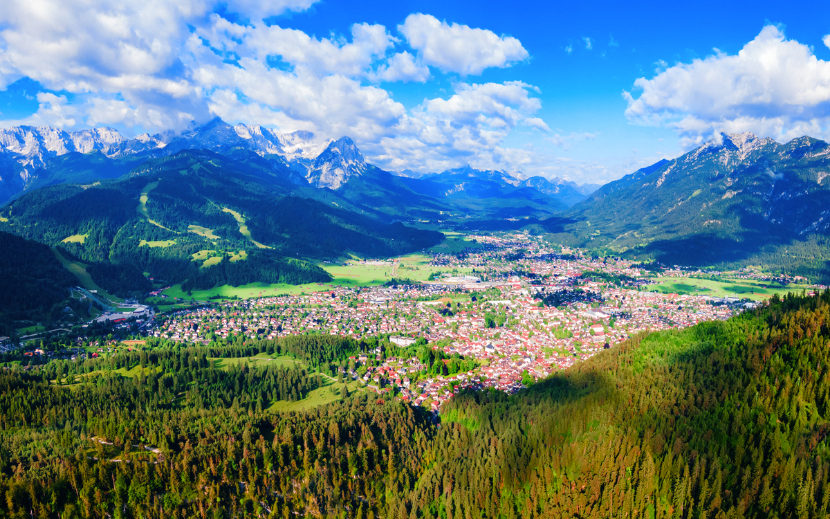 Garmisch-Partenkirchen im Sommer