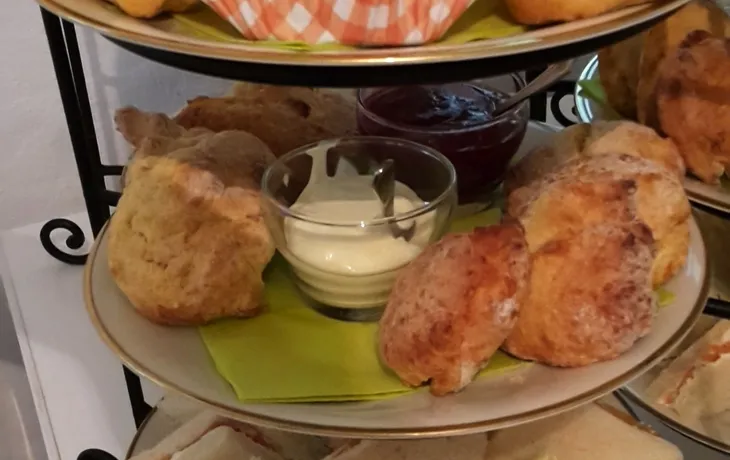 Rolli - Teatime & Cosy Cottage Garden T26