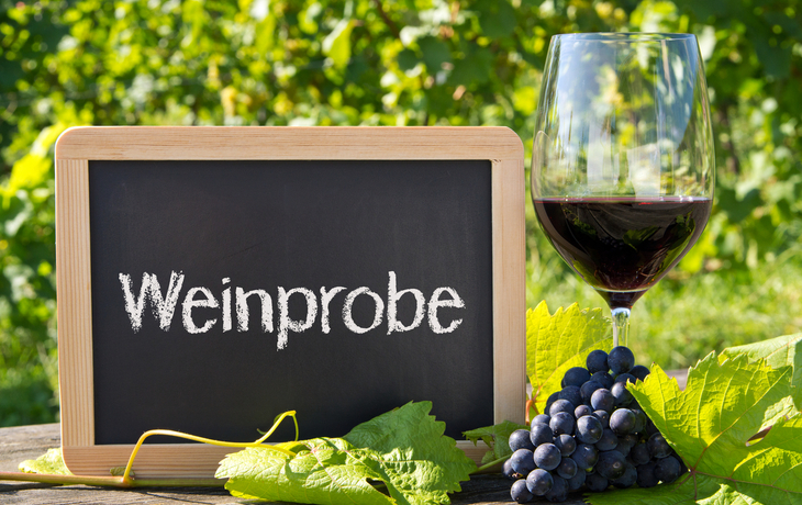 Tafel mit der Aufschrift 