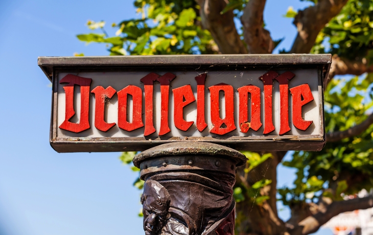 Straßenschild mit der Aufschrift 