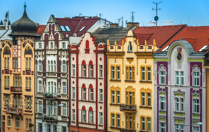 Bunte historische Häuser in Pilsen, Tschechien.