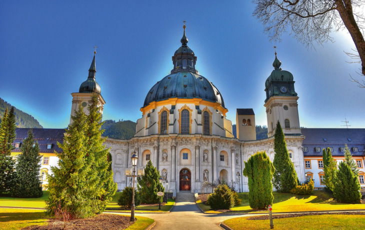 Kloster Ettal zwischen Garmisch-Partenkirchen und Oberammergau in Bayern