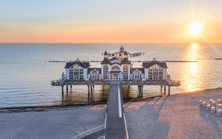 Sonnenaufgang an der Seebrücke in Sellin